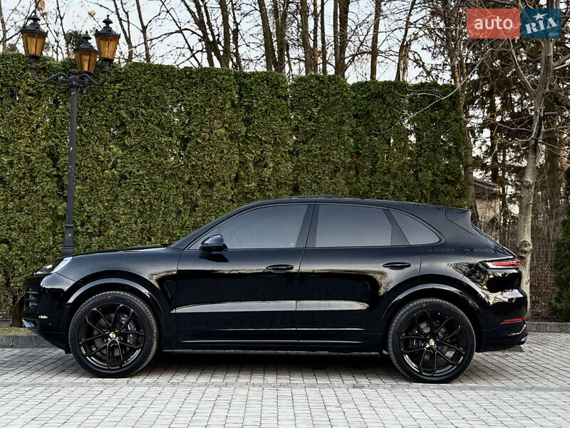 Внедорожник / Кроссовер Porsche Cayenne 2024 в Львове