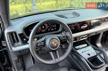Позашляховик / Кросовер Porsche Cayenne 2024 в 