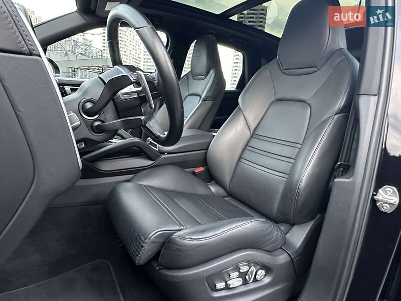 Внедорожник / Кроссовер Porsche Cayenne 2019 в Киеве фото 19 Внедорожник / Кроссовер Porsche Cayenne 2019 в Киеве