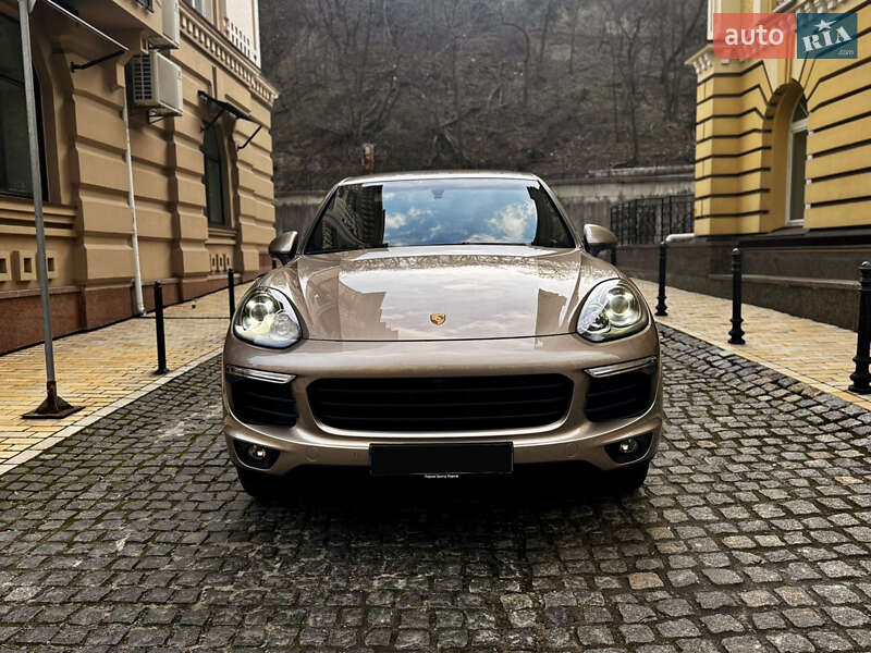 Позашляховик / Кросовер Porsche Cayenne 2016 в Києві