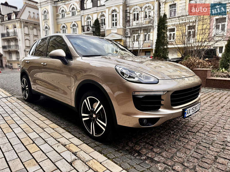 Позашляховик / Кросовер Porsche Cayenne 2016 в Києві