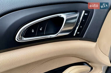 Внедорожник / Кроссовер Porsche Cayenne 2016 в 