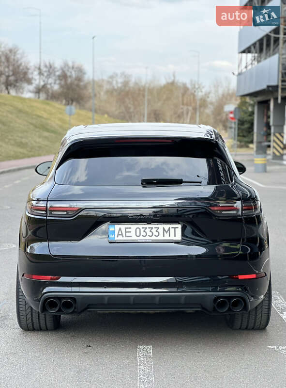 Внедорожник / Кроссовер Porsche Cayenne 2018 в Днепре
