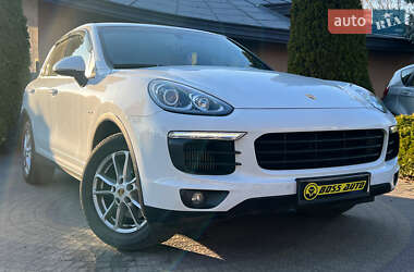 Позашляховик / Кросовер Porsche Cayenne 2016 в 