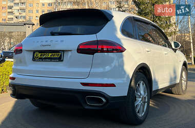 Позашляховик / Кросовер Porsche Cayenne 2016 в 