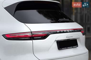 Позашляховик / Кросовер Porsche Cayenne 2017 в 