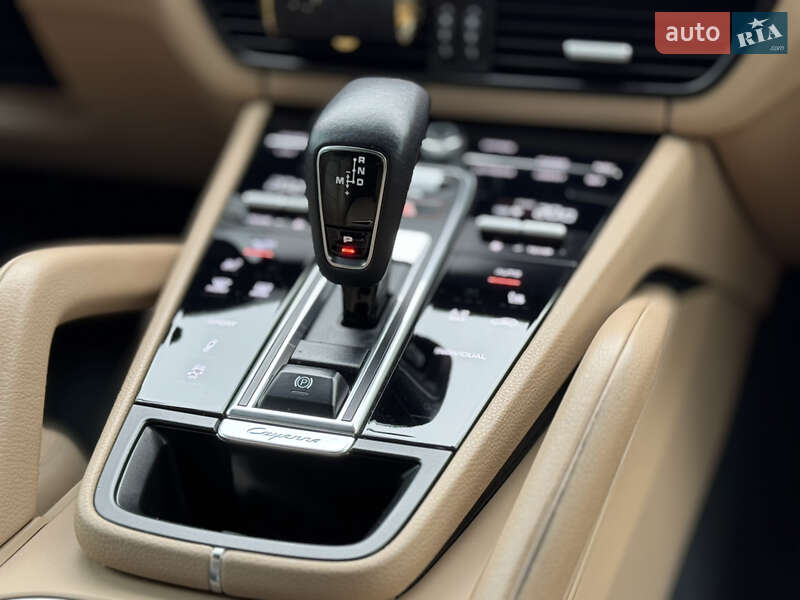 Позашляховик / Кросовер Porsche Cayenne 2021 в Києві