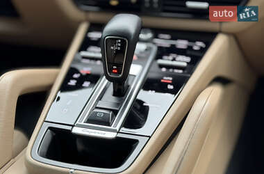 Внедорожник / Кроссовер Porsche Cayenne 2021 в 