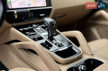 Внедорожник / Кроссовер Porsche Cayenne 2021 в 