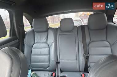 Позашляховик / Кросовер Porsche Cayenne 2012 в 