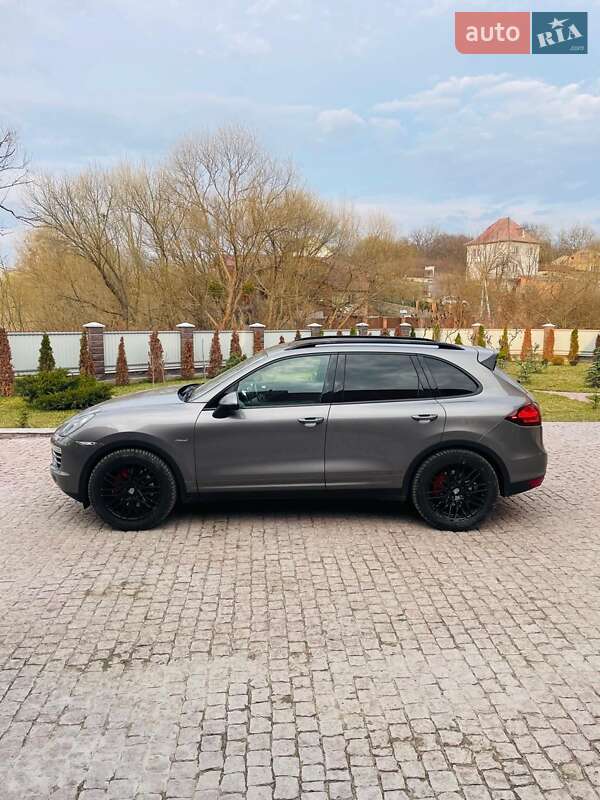 Внедорожник / Кроссовер Porsche Cayenne 2013 в Фастове