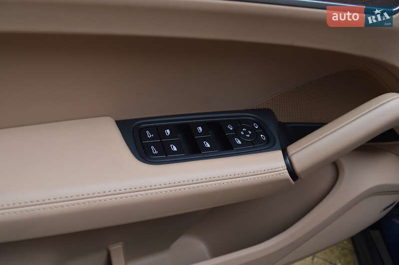 Внедорожник / Кроссовер Porsche Cayenne 2023 в Львове