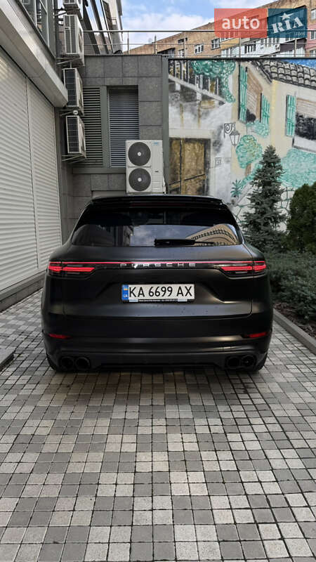 Внедорожник / Кроссовер Porsche Cayenne 2018 в Киеве