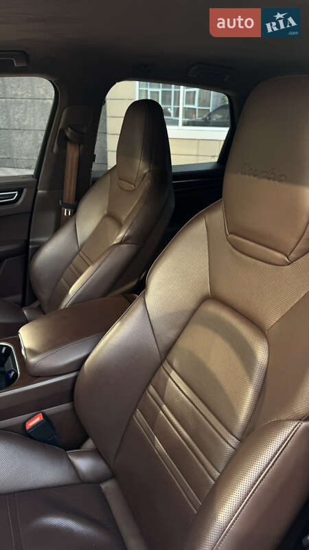 Внедорожник / Кроссовер Porsche Cayenne 2018 в Киеве