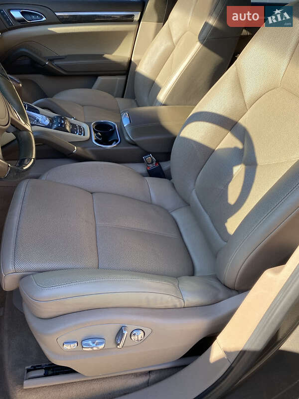 Внедорожник / Кроссовер Porsche Cayenne 2013 в Житомире фото 5 Внедорожник / Кроссовер Porsche Cayenne 2013 в Житомире