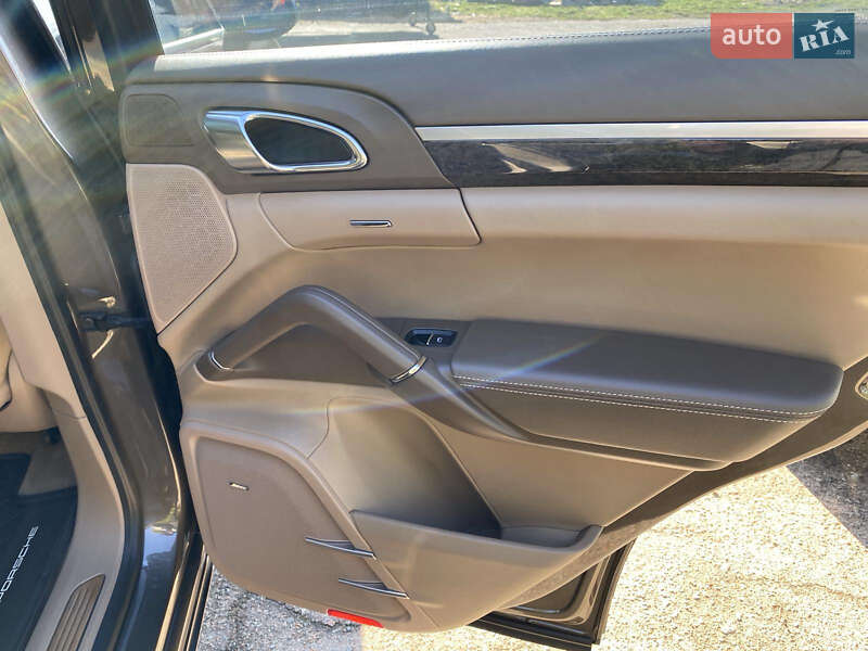 Внедорожник / Кроссовер Porsche Cayenne 2013 в Житомире фото 9 Внедорожник / Кроссовер Porsche Cayenne 2013 в Житомире