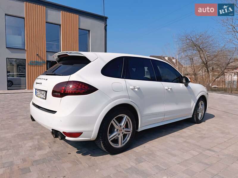 Позашляховик / Кросовер Porsche Cayenne 2013 в Львові