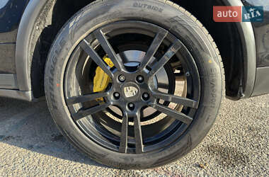 Внедорожник / Кроссовер Porsche Cayenne 2013 в 