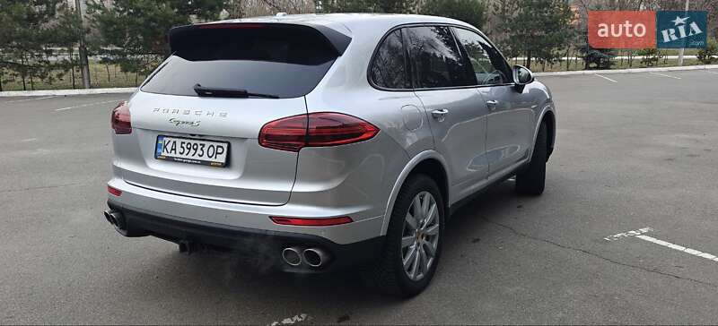Позашляховик / Кросовер Porsche Cayenne 2016 в Києві