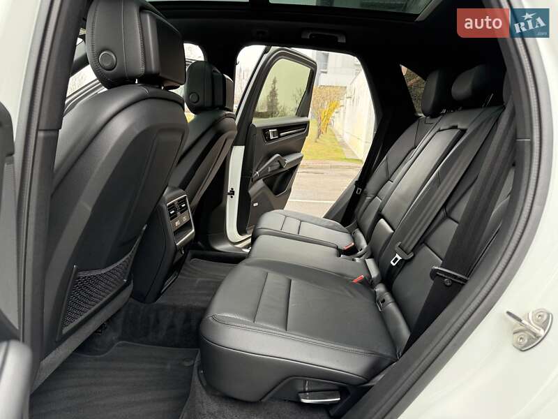 Позашляховик / Кросовер Porsche Cayenne 2020 в Києві