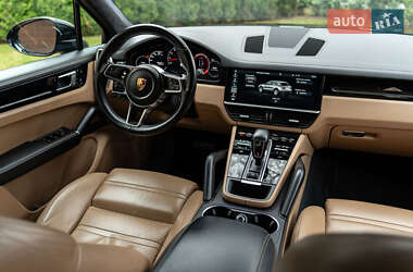 Внедорожник / Кроссовер Porsche Cayenne 2019 в 