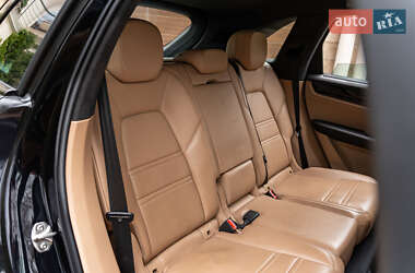 Внедорожник / Кроссовер Porsche Cayenne 2019 в 