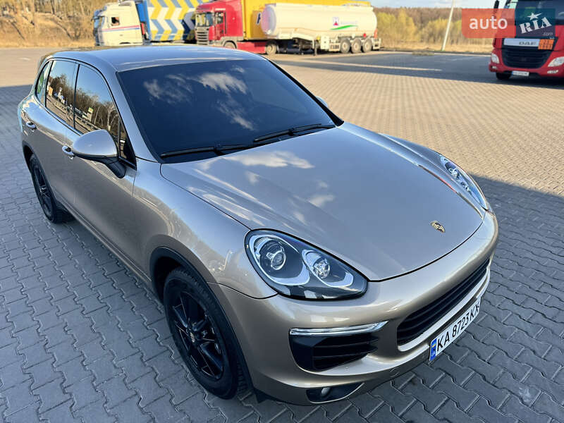 Внедорожник / Кроссовер Porsche Cayenne 2015 в Киеве