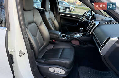Внедорожник / Кроссовер Porsche Cayenne 2013 в 