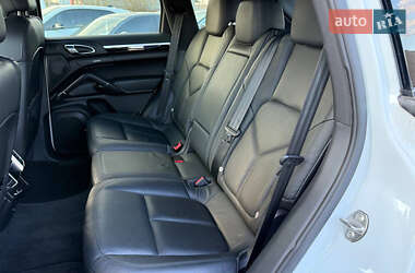 Внедорожник / Кроссовер Porsche Cayenne 2013 в 