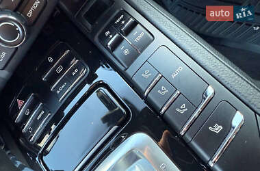 Внедорожник / Кроссовер Porsche Cayenne 2013 в 