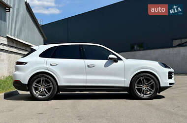 Внедорожник / Кроссовер Porsche Cayenne 2023 в 