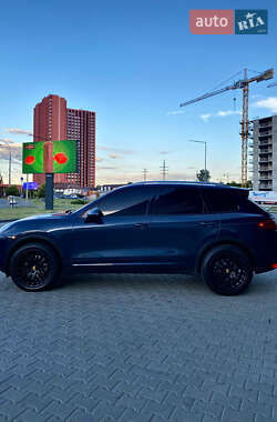 Внедорожник / Кроссовер Porsche Cayenne 2012 в 