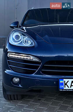 Внедорожник / Кроссовер Porsche Cayenne 2012 в 