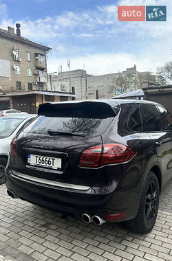 Позашляховик / Кросовер Porsche Cayenne 2011 в 