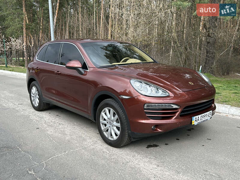 Внедорожник / Кроссовер Porsche Cayenne 2011 в 