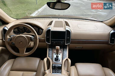 Внедорожник / Кроссовер Porsche Cayenne 2011 в 
