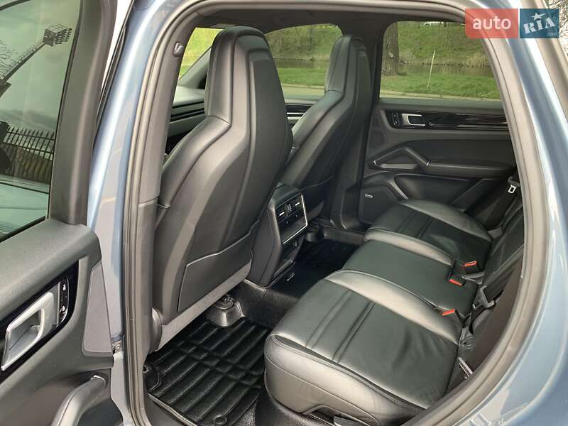 Внедорожник / Кроссовер Porsche Cayenne 2019 в Кривом Роге фото 58 Внедорожник / Кроссовер Porsche Cayenne 2019 в Кривом Роге