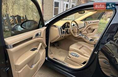 Внедорожник / Кроссовер Porsche Cayenne 2012 в 