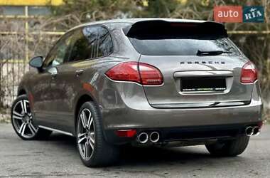 Внедорожник / Кроссовер Porsche Cayenne 2011 в 