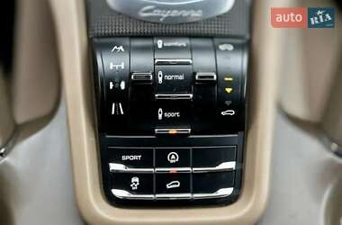 Внедорожник / Кроссовер Porsche Cayenne 2011 в 