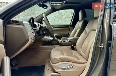 Внедорожник / Кроссовер Porsche Cayenne 2011 в 