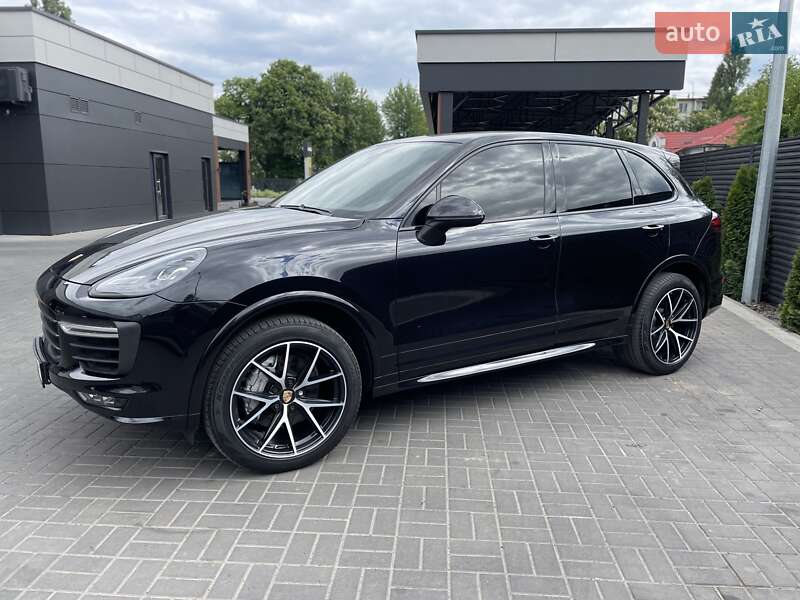 Внедорожник / Кроссовер Porsche Cayenne 2016 в Черкассах