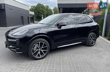 Внедорожник / Кроссовер Porsche Cayenne 2016 в 