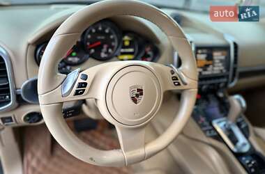 Позашляховик / Кросовер Porsche Cayenne 2011 в 