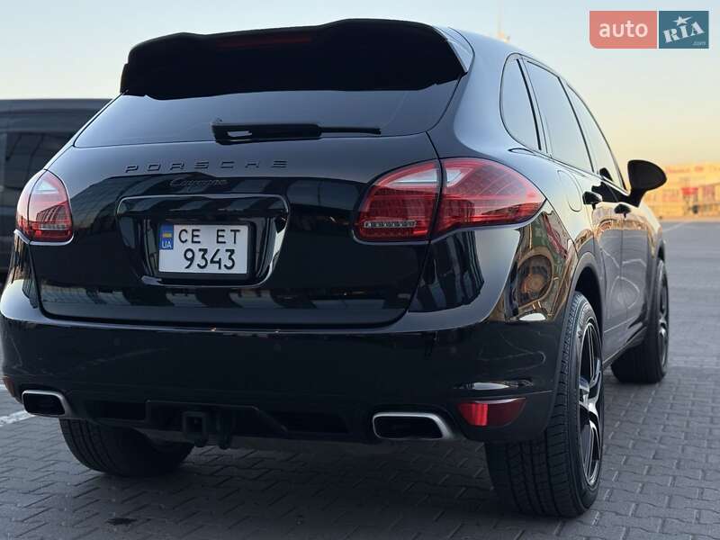 Внедорожник / Кроссовер Porsche Cayenne 2011 в Черновцах