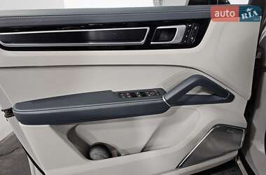 Внедорожник / Кроссовер Porsche Cayenne 2022 в 