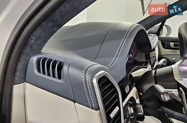 Внедорожник / Кроссовер Porsche Cayenne 2022 в 