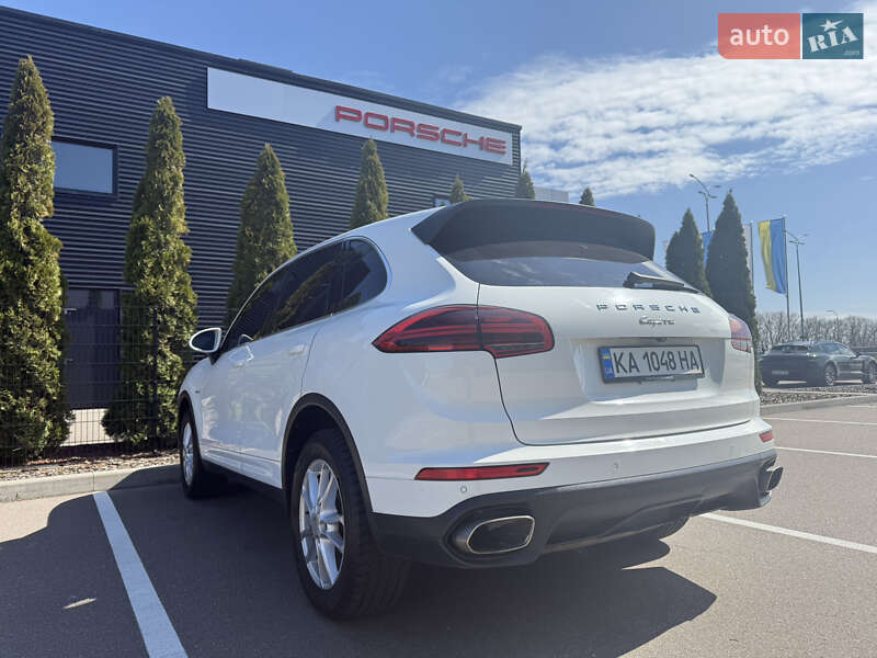 Внедорожник / Кроссовер Porsche Cayenne 2015 в Киеве