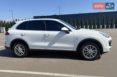 Позашляховик / Кросовер Porsche Cayenne 2015 в 