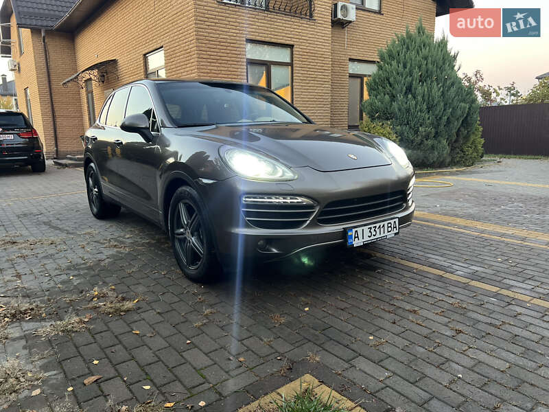 Внедорожник / Кроссовер Porsche Cayenne 2012 в Киеве
